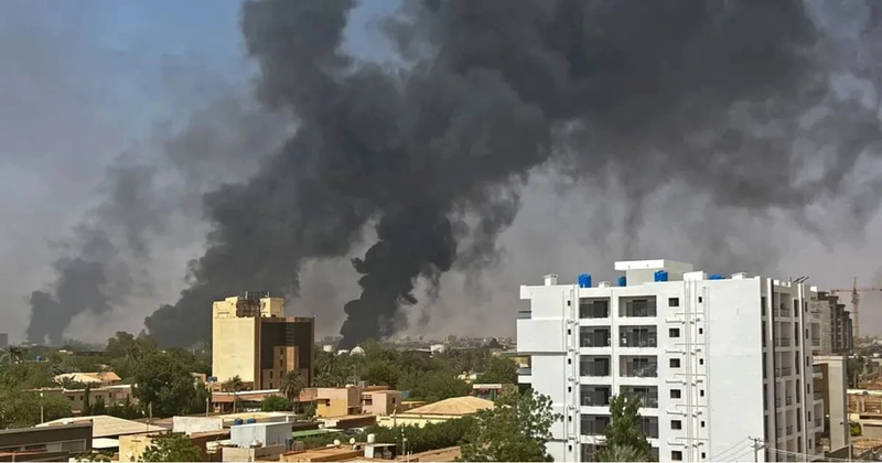 تواصل القتال في السودان لليوم الثالث.. وقصف كثيف في الخرطوم