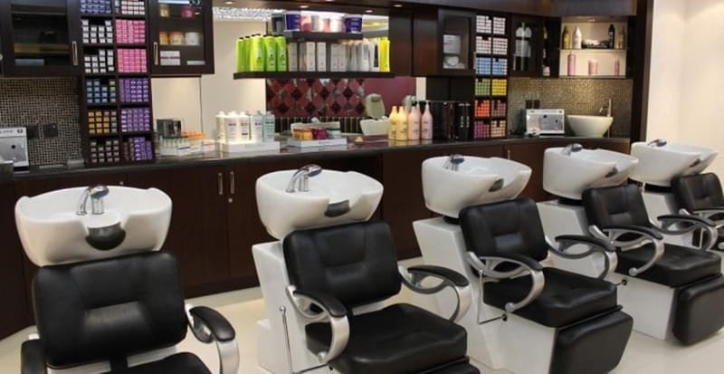 اغلاق 31 مركز تجميل غير مجاز واعتقال 36 مخالفا في بغداد والمحافظات