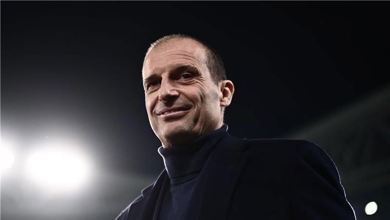 يوفنتوس يدخل قمة نابولي بقائمة مكتملة