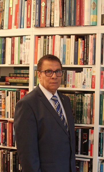 فاجعة قطع الصلة بين القاريء والكاتب