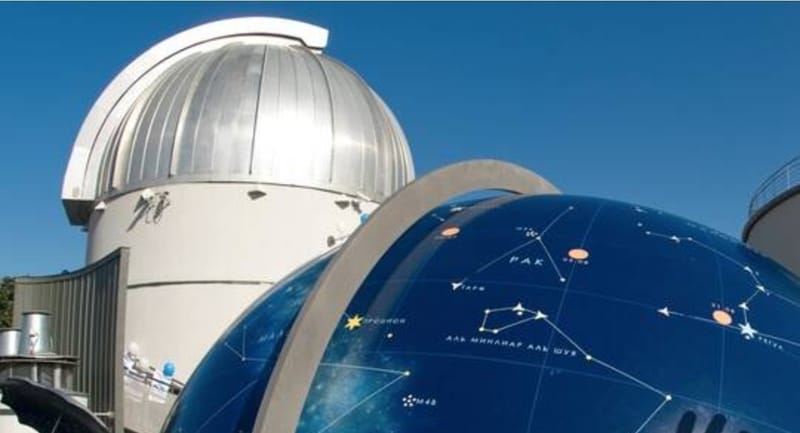 مركز القبة السماوية في موسكو يعاود افتتاح منصته الفلكية للزوار