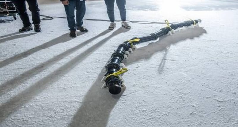 ناسا تطور روبوتا يشبه الثعبان "للبحث عن الحياة" في أحد أقمار زحل البالغ عددها 83