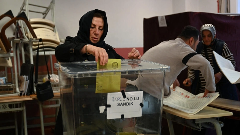 تركيا تنتخب اليوم رئيسها.. منافسة شديدة بين أردوغان وكليجدار