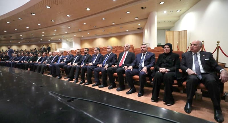 منْ يديرُ المدير؟.. الإطار "مخوّل" بصلاحية تغيير أي وزير "مُقصّر".. يوم الحساب قريب