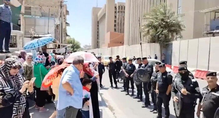 الطلاب الفاشلون يتظاهرون لاجبار الدولة على انجاحهم بالقوة