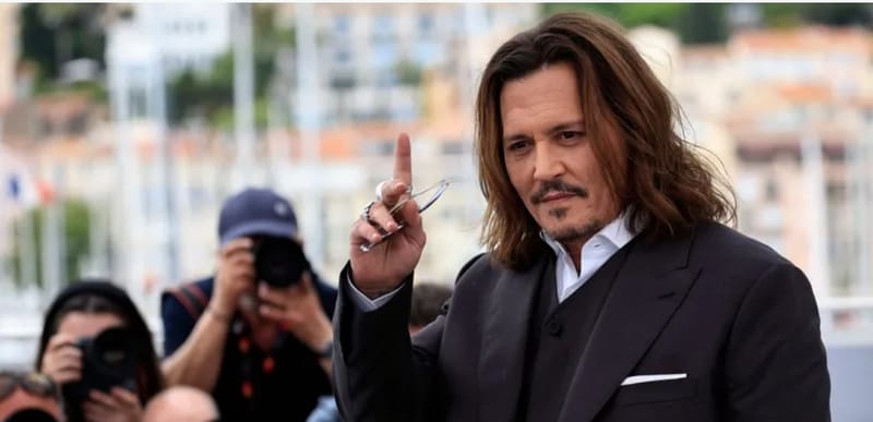 جوني ديب في "كان" يتحدث عن السنوات الصعبة و"الدعابة السيئة"