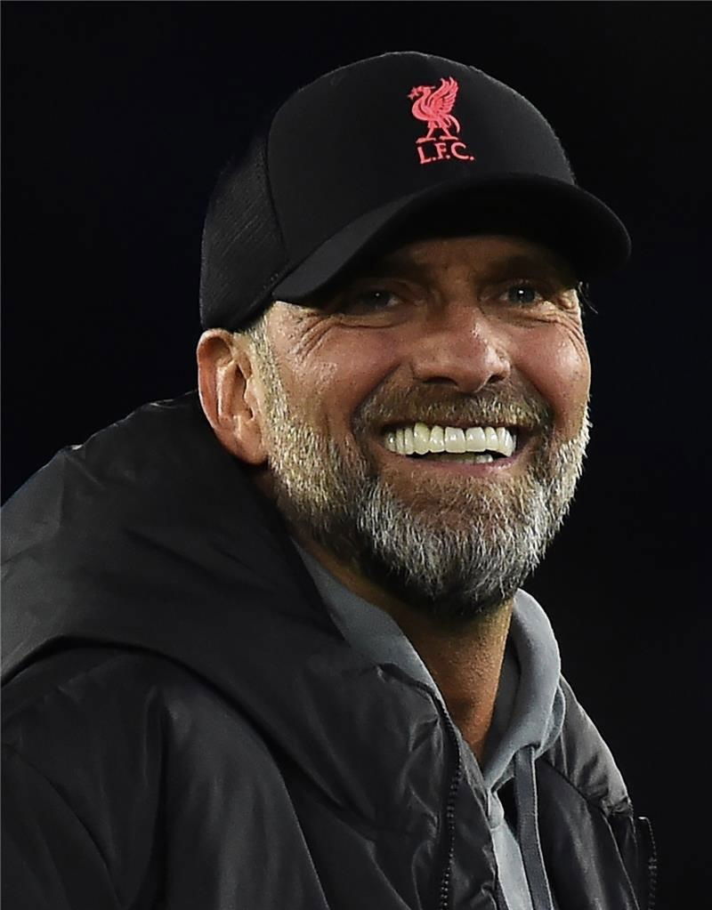 رد قاطع لكلوب على أنباء رحيل صلاح