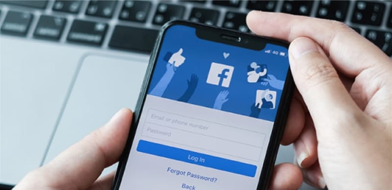 إختراق الحساب الرسمي للإعلامية المشهورة.. والأخيرة تحذّر