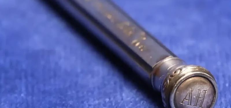 قلم هتلر الشخصي للبيع.. وهذا سعره