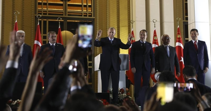 حكومة أردوغان الجديدة.. شطر وزارات واستبعاد الحرس القديم