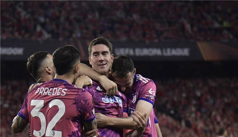 هاري كين يدفع بايرن نحو قناص يوفنتوس