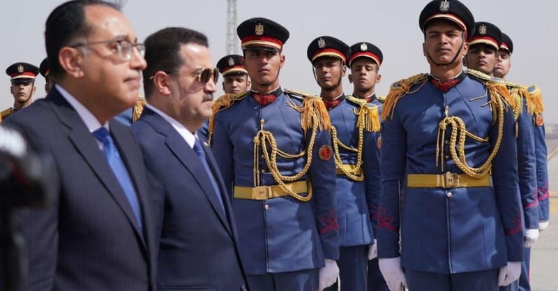 وسيطاً بين السيسي ورئيسي .. السوداني يحط رحاله في القاهرة