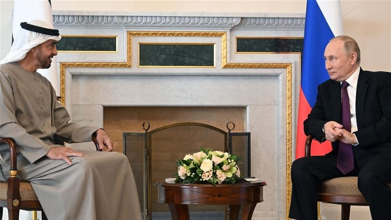 رئيس الإمارات خلال لقائه بوتين: مستعد للمساهمة بتسوية الصراع في أوكرانيا