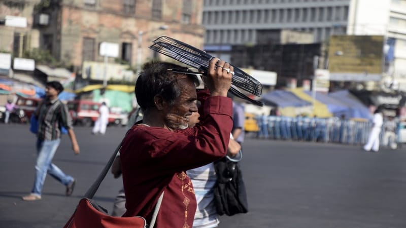 الهند تعلن وفاة العشرات بسبب الطقس