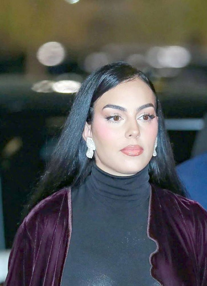 لأول مرة جورجينا تتابع فنانة عربية عبر "إنستغرام".. من هي؟