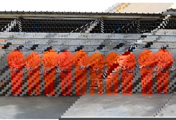 الاستخبارات العسكرية تعتقل 15 إرهابياً في ثلاث محافظات