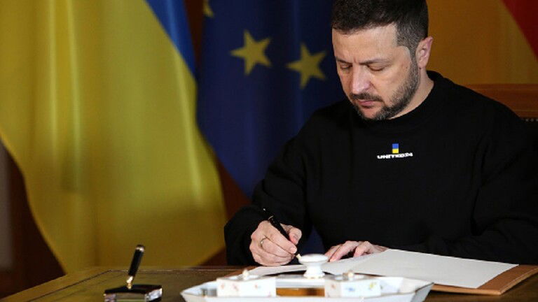 أوكرانيا تحظر استيراد الكتب من روسيا وبيلاروس