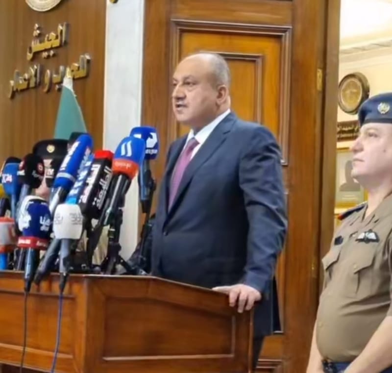 وزير الدفاع: وضعنا خطة لاستقبال أكثر من 37 ألف من المفسوخة عقودهم