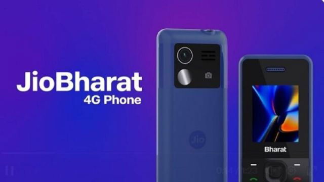 أغنى رجل في الهند يطلق نموذج هاتف متصل بالإنترنت بقيمة 12 دولار