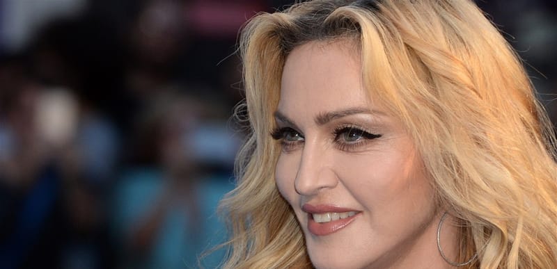 مادونا تمرّ بأزمة صحية طارئة.. ما علاقة تايلور سويفت وبينك