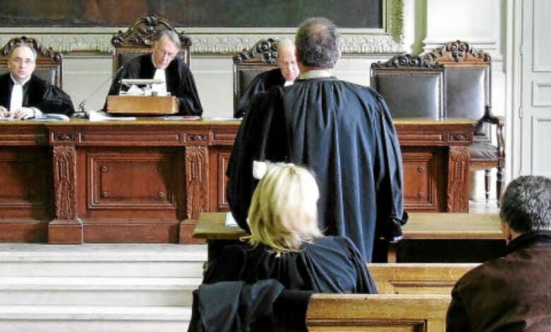 محاكمة هولندي مزق المصحف أمام البرلمان وشبهه بكتاب هتلر