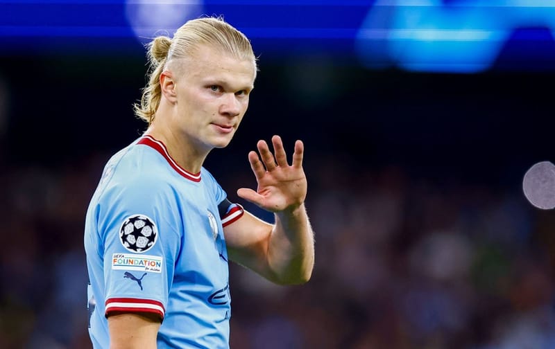 مهاجم مانشستر سيتي يسخر من برشلونة