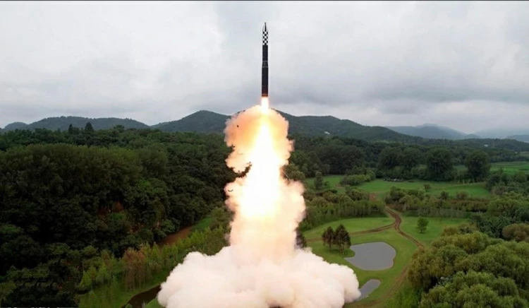 كوريا الشمالية تعلن إجراء تجربة جديدة على صاروخ عابر للقارات