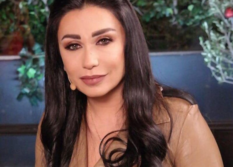 مشاكل عائلة الراسي إلى العلن وساندرين عن نادين الراسي: مريضة نفسيًا وتغار مني