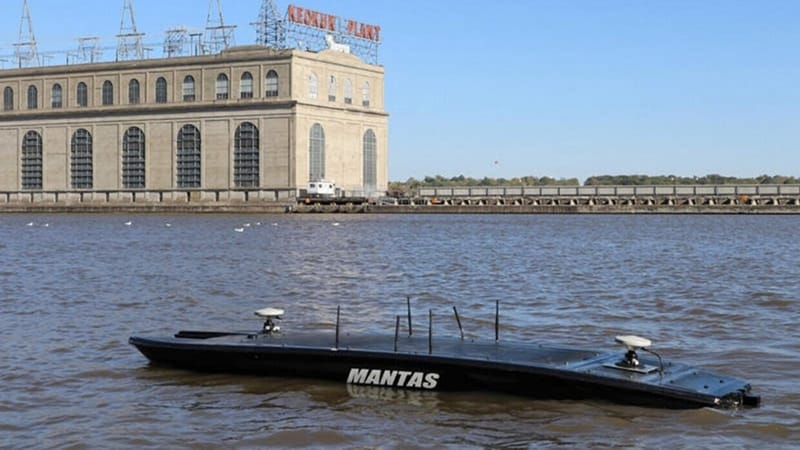 هل شاركت مسيَّرة Mantas T12 الأمريكية البحرية في الهجوم على جسر القرم؟