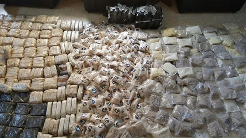 ضربة قوية لتجار المخدرات.. الإطاحة بشبكتين وضبط 116 ألف حبة بـ3 محافظات