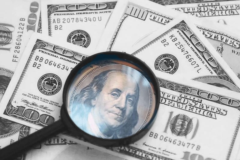 بعد "رصاصة" الخزانة الأمريكية.. الدولار يهرب للأعلى