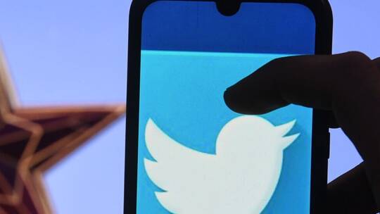 إيلون ماسك يحررعصفور"تويتر" ويكشف عن شعاره الجديد