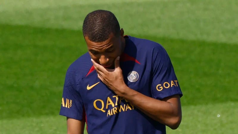 الاتحاد الفرنسي للاعبين المحترفين يدعم مبابي ضد سان جيرمان