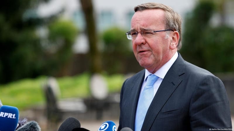 وزير الدفاع الألماني يلغي زيارته للعراق لأسباب أمنية