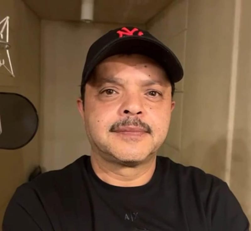 محمد هنيدي يعلن تقديم "رمضان مبروك أبو العلمين" على المسرح