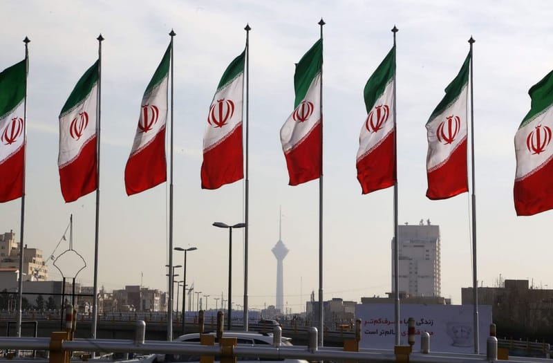 إيران تكشف تفاصيل صفقة تبادل سجناء مع أوروبا مقابل إطلاق أموالها المجمدة بالعراق: لم تكتمل!