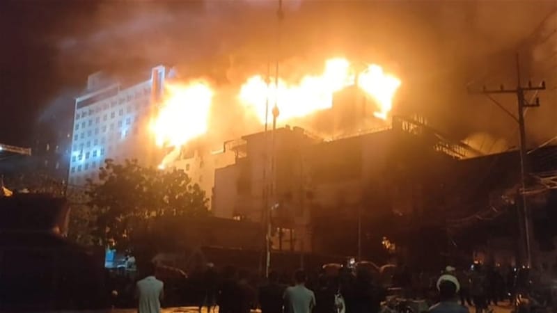 حريق "هائل" يلتهم 4 مباني بولاية أريزونا الأمريكية