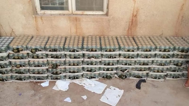 شرطة ميسان تحبط محاولة إدخال 1596 كارتون مشروبات كحولية