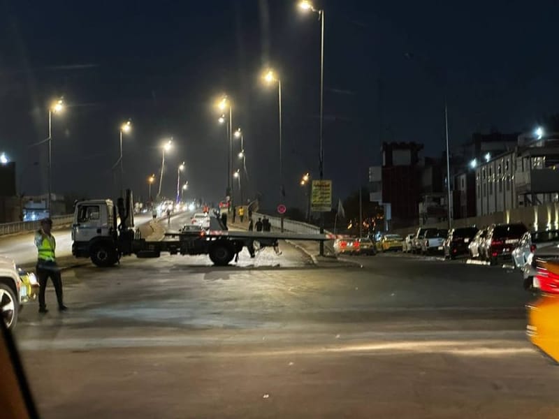 مؤقتاً.. قطع جسر ملعب الشعب من جهة الكرادة وسط بغداد