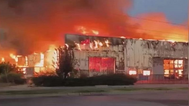 حريق هائل في أنطاليا التركية