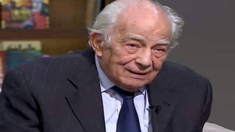 الفنان رشوان توفيق يطل تلفزيونيا ويرد على شائعة وفاته