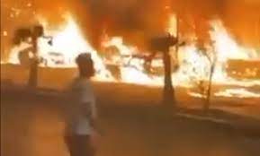 إخماد حريق اندلع داخل محال تجارية في البصرة