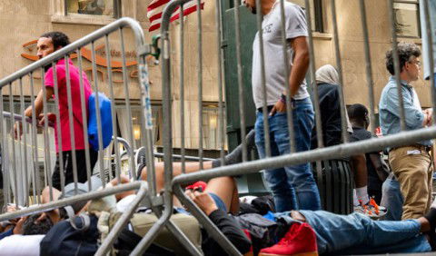 “وول ستريت جورنال”: عدد الأميركيين المشردين يرتفع 11% عن عام 2022