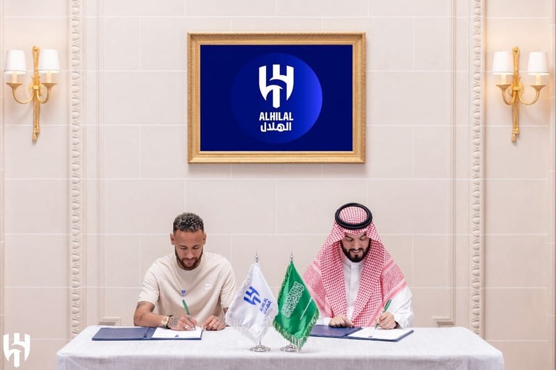 "العقد الذهبي".. ماذا طلب نيمار قبل التوقيع مع الهلال السعودي؟