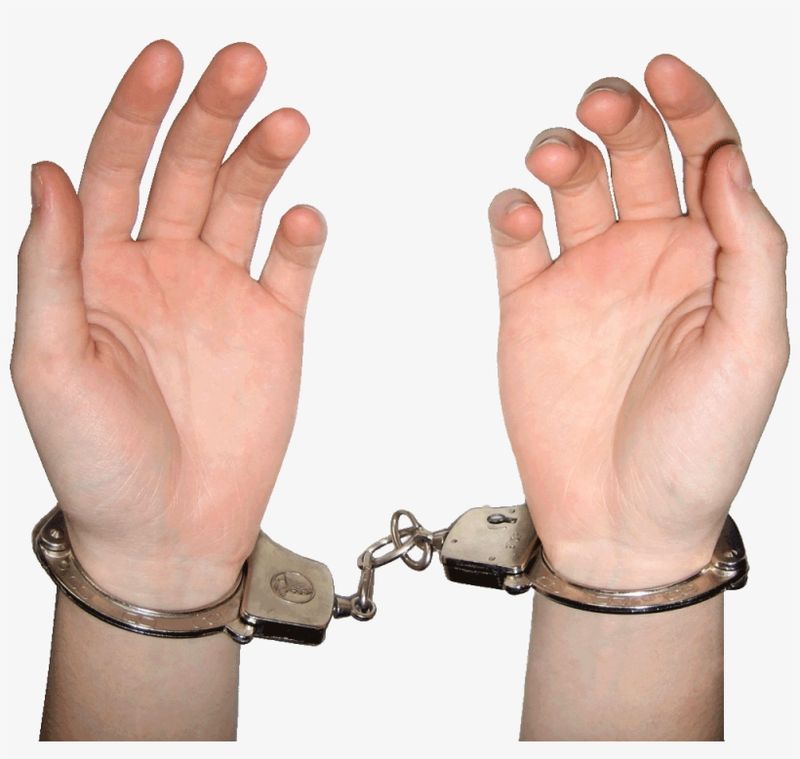 الإطاحة بامرأة عرضت فتاتين للبيع مقابل 15 ألف دولار ببغداد