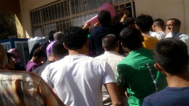 بسبب "سوء" المعاملة مع المواطنين.. نائب يوجه رسالة "شديدة" لوزارة التجارة