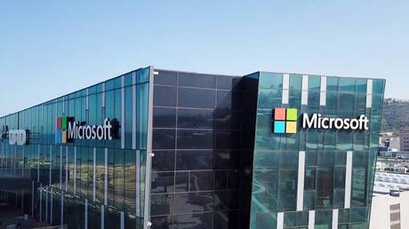 "مايكروسوفت": الذكاء الاصطناعي قد يكرر أخطاء عصر وسائل التواصل الاجتماعي