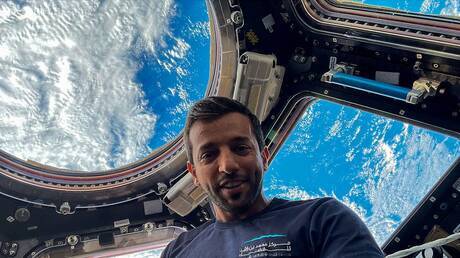 سلطان النيادي يغازل بيروت "ست الدنيا" بصورة تخطف الأنفاس من الفضاء