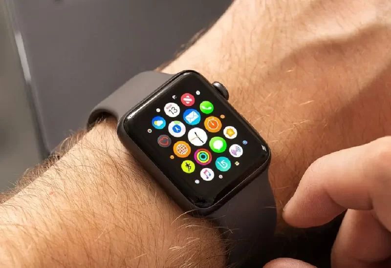 تقنية جديدة.. ساعة آبل تغير لونها لتناسب ملابس المستخدم