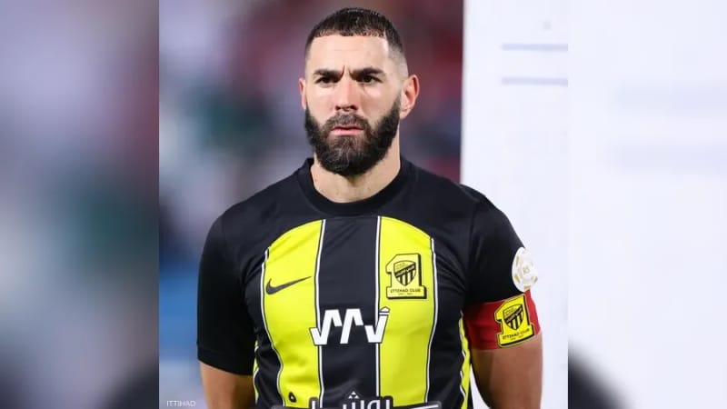 قبل كلاسيكو الهلال.. إصابة بنزيمة تؤرق بال الاتحاد